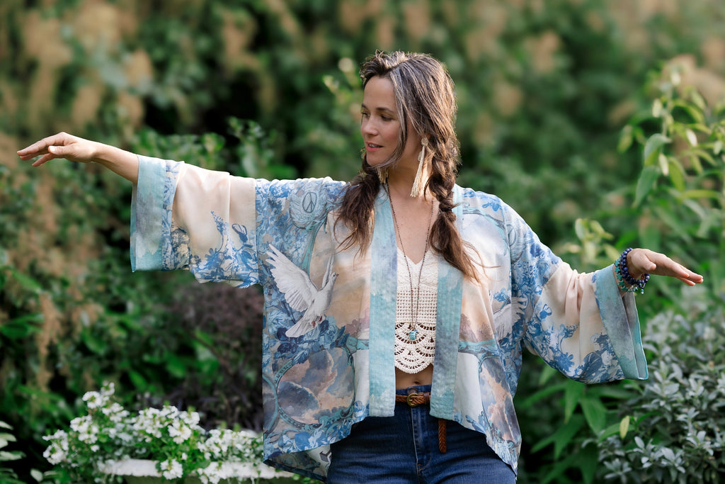 Market Of Stars: Peace Out Kimono